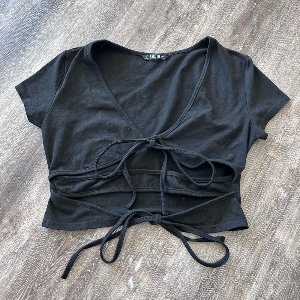 Size XS SHEIN Black Tie front Crop Top